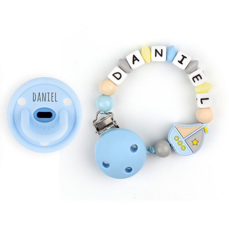 Cajita Chupete Gummy Celeste + Chupetero de Silicona Barco Personalizada - Imagen 2